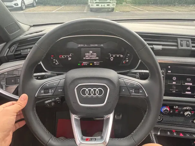 Audi Q3 — Фото автомобиля 8