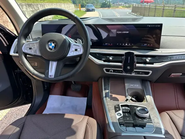 BMW BMW X5 2023 xDrive 30Li Premium M Sport Black Night Package — Фото автомобиля 14