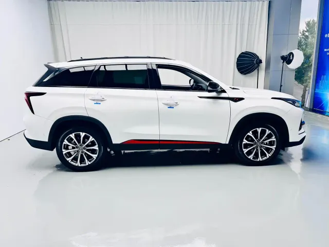 Changan CS75 Plus — Фото автомобиля 5