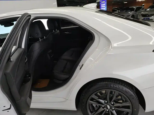 Cadillac CT4 — Фото автомобиля 11