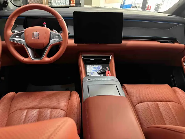 BYD Tang L — Фото автомобиля 6