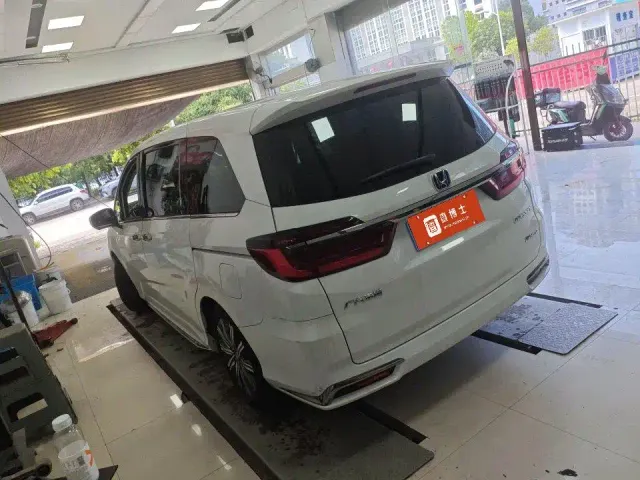 Honda Odyssey — Фото автомобиля 4