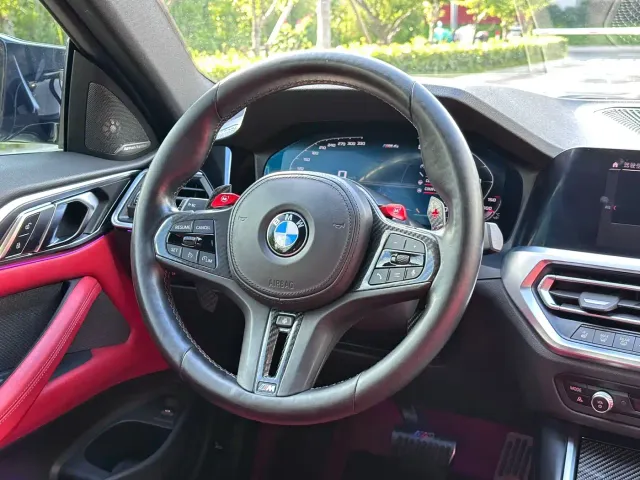 BMW M4 — Фото автомобиля 10