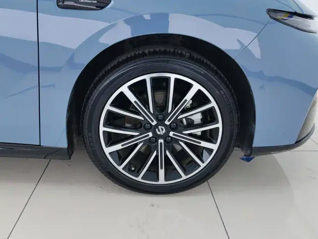 Leapmotor Leapmotor B01 2025 Model 550 Smart Edition — Фото автомобиля 6