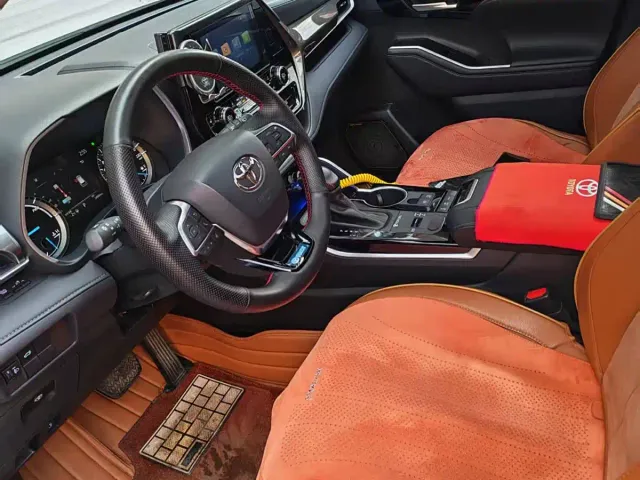 Toyota Highlander — Фото автомобиля 11