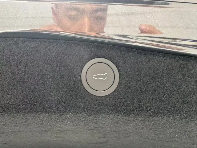 Tesla Model 3 2025 Model Rear-Wheel Drive Edition — Фото автомобиля 22
