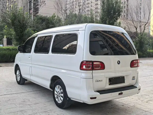 Forthing Lingzhi — Фото автомобиля 7