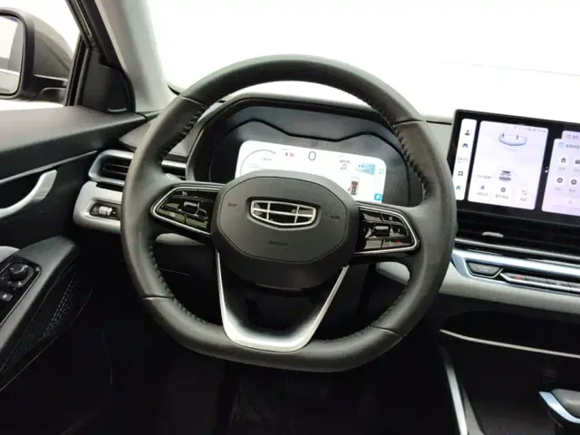 Geely Emgrand — Фото автомобиля 15
