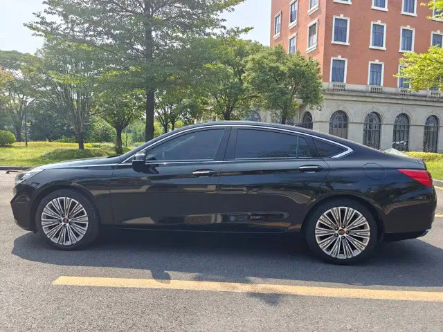 Hongqi H5 — Фото автомобиля 15