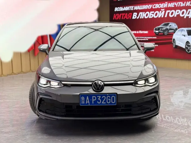 Volkswagen Golf — Фото автомобиля 2
