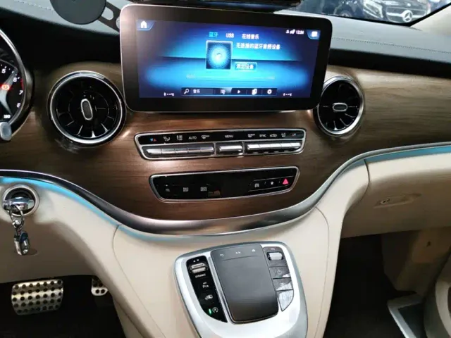 Mercedes-Benz V-Class — Фото автомобиля 8