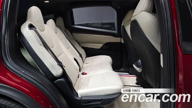 Tesla Model X — Фото автомобиля 17