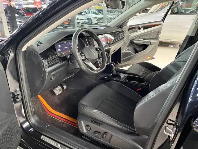 Volkswagen Passat — Фото автомобиля 7