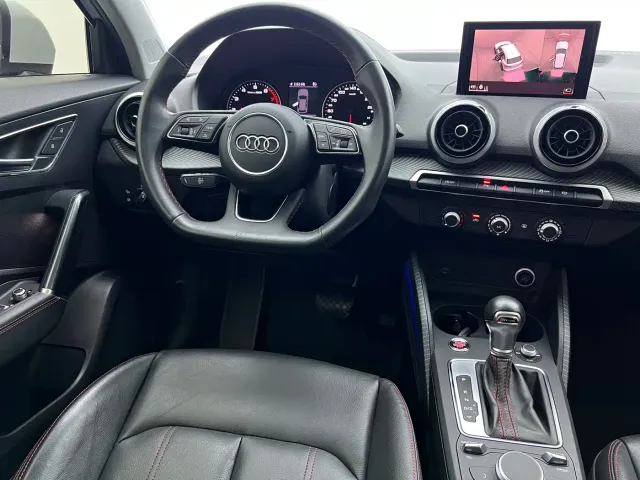 Audi Q2L — Фото автомобиля 12