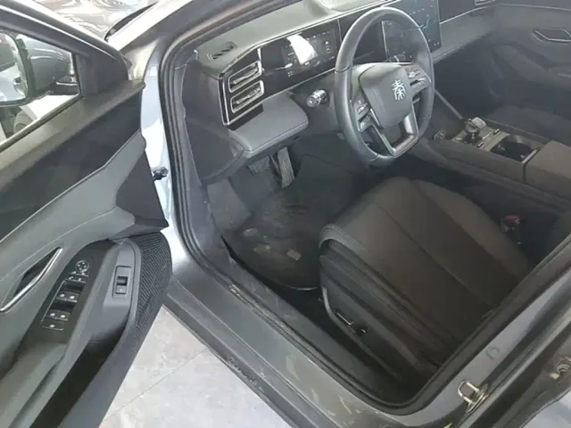 BYD Qin L — Фото автомобиля 15