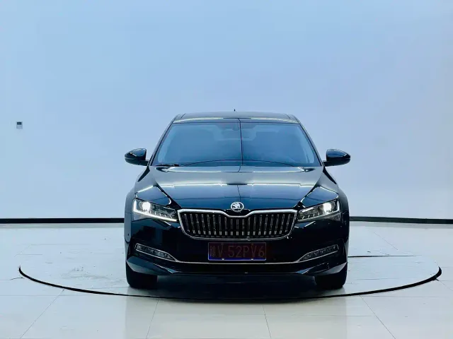 Skoda Superb — Фото автомобиля 2