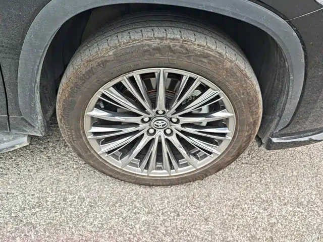 Toyota Highlander — Фото автомобиля 6