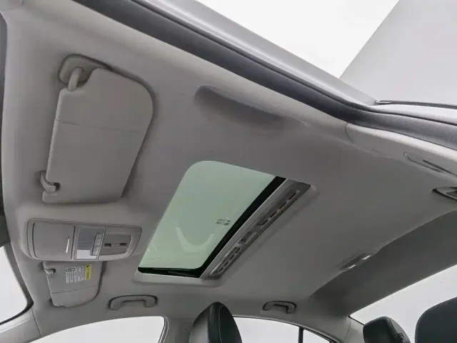 Roewe i5 — Фото автомобиля 14