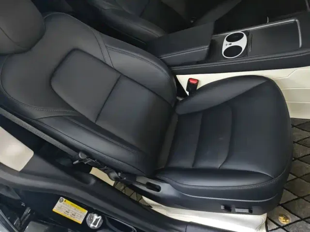 Tesla Model Y — Фото автомобиля 24
