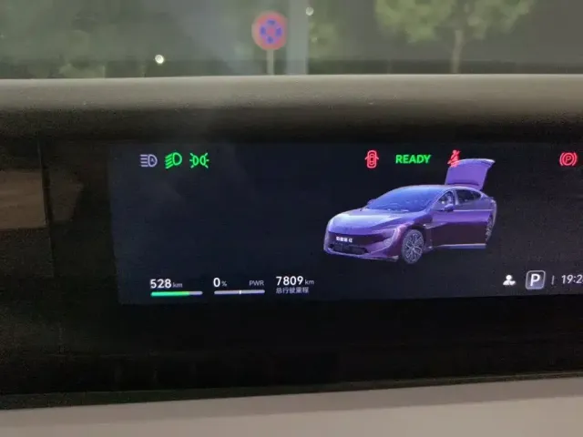 Avatr Avatr 12 2025 Ultra Pure Electric AWD — Фото автомобиля 7