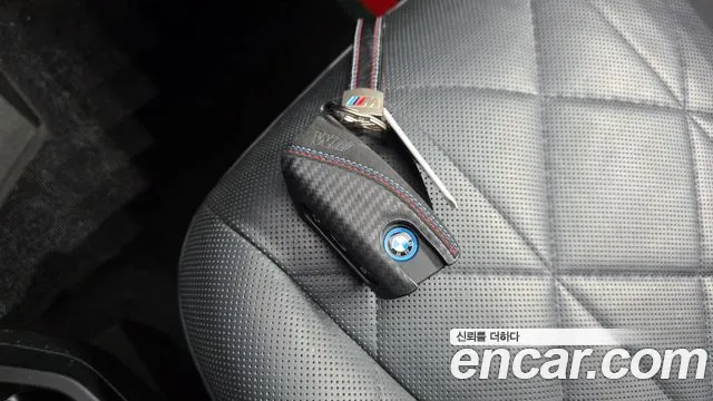 BMW iX — Фото автомобиля 22