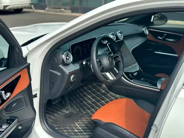 Mercedes-Benz C-Class — Фото автомобиля 4