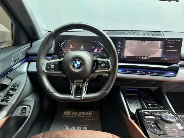 BMW 5 Series — Фото автомобиля 9