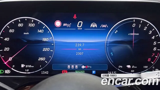 Mercedes-Benz E-Class — Фото автомобиля 8