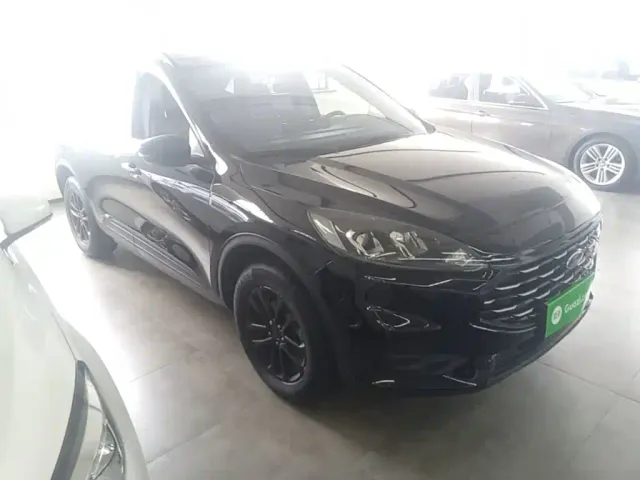 Ford Escape — Фото автомобиля 3