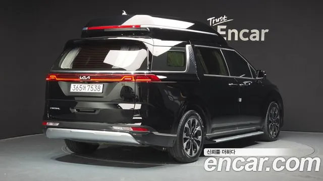 Kia Canival — Фото автомобиля 2