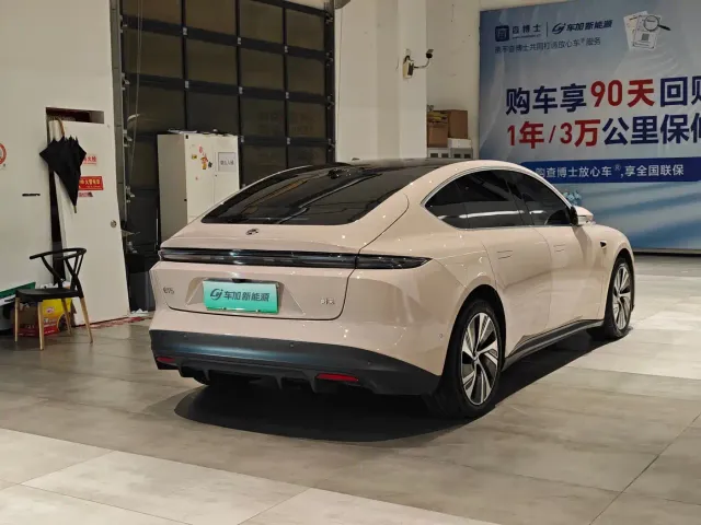 Nio ET5 — Фото автомобиля 9