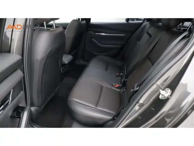 Mazda Axela — Фото автомобиля 7