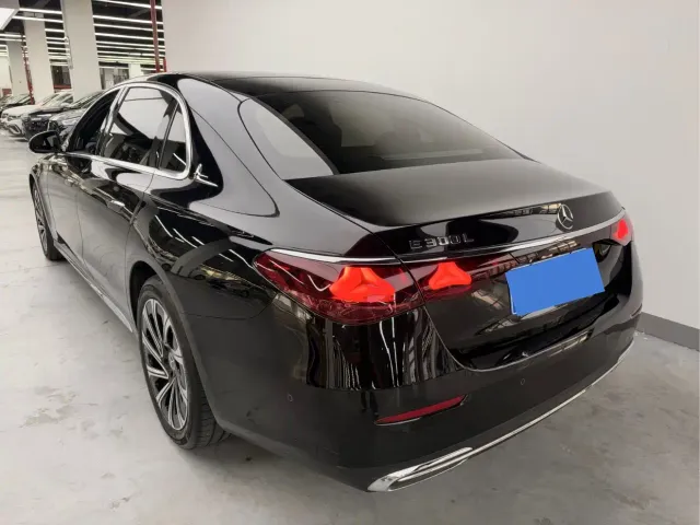 Mercedes-Benz E-Class — Фото автомобиля 13