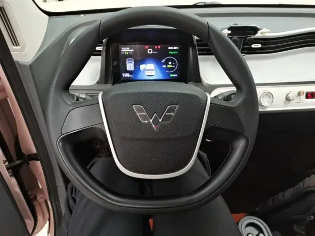 Wuling Hongguang Mini EV — Фото автомобиля 10