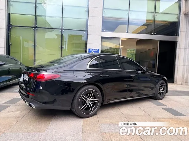 Mercedes-Benz E-Class — Фото автомобиля 6