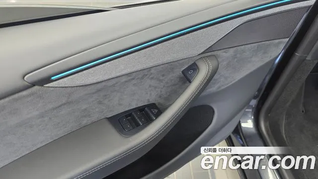 Tesla Model Y — Фото автомобиля 26