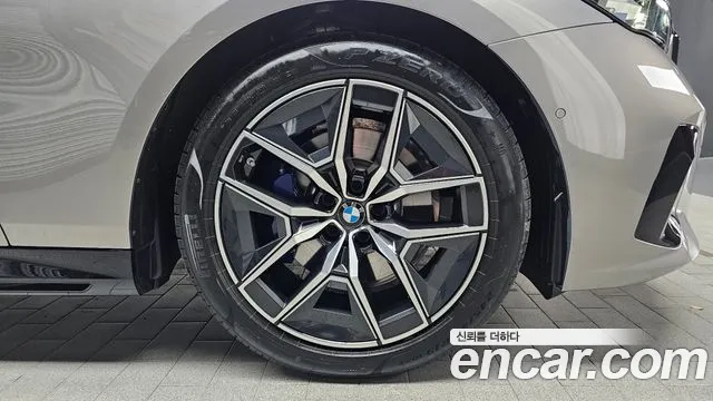 BMW 5 Series G60 — Фото автомобиля 6