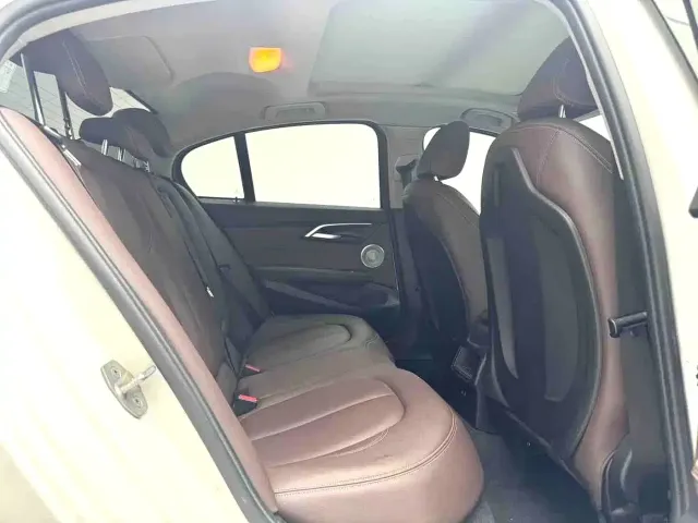 BMW 1 Series — Фото автомобиля 9