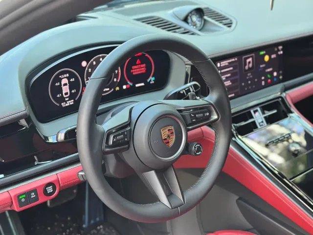 Porsche Panamera — Фото автомобиля 12