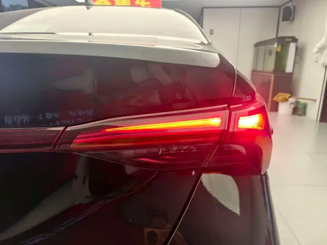 Toyota Avalon — Фото автомобиля 6