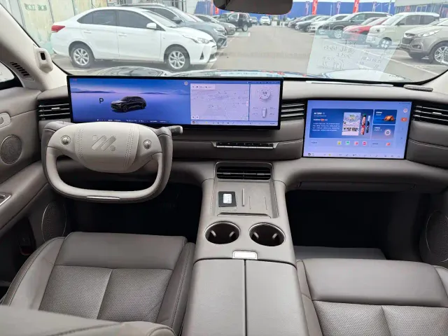 IM Motors LS6 — Фото автомобиля 10