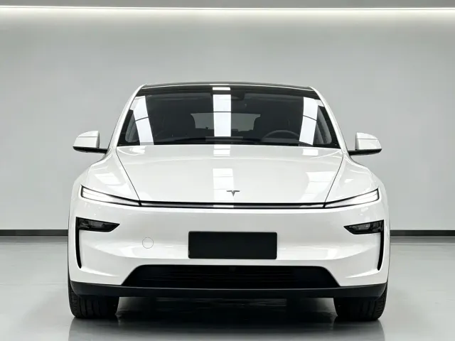 Фотография автомобиля — Tesla Model Y