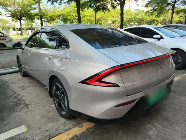 Wuling Starlight — Фото автомобиля 4