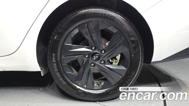Hyundai Avante CN7 — Фото автомобиля 6