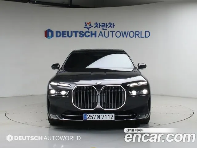 BMW 7-Series 7 серия (G70) 740i sDrive Design Pure Excellence — Фото автомобиля 3
