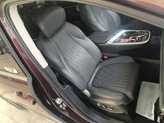 Maxus G90 — Фото автомобиля 24