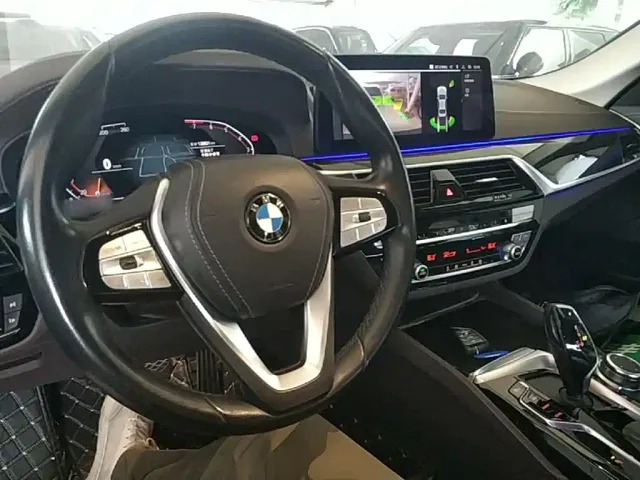 BMW 5 Series — Фото автомобиля 9
