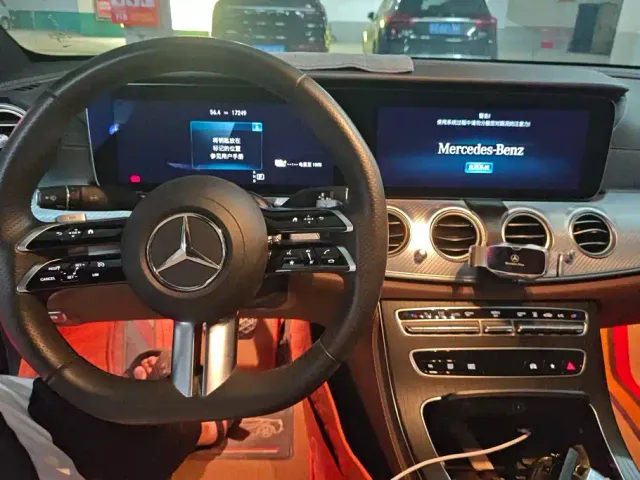 Mercedes-Benz E-Class — Фото автомобиля 12