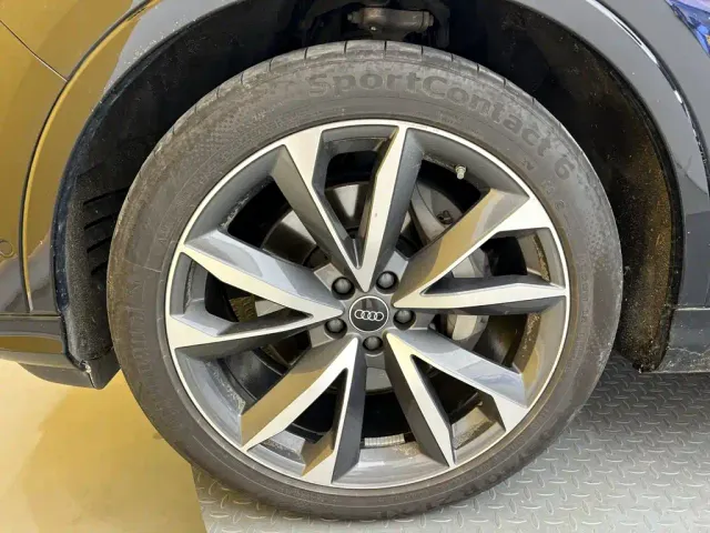 Audi Q7 — Фото автомобиля 9
