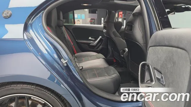 Mercedes-Benz A-Class — Фото автомобиля 11